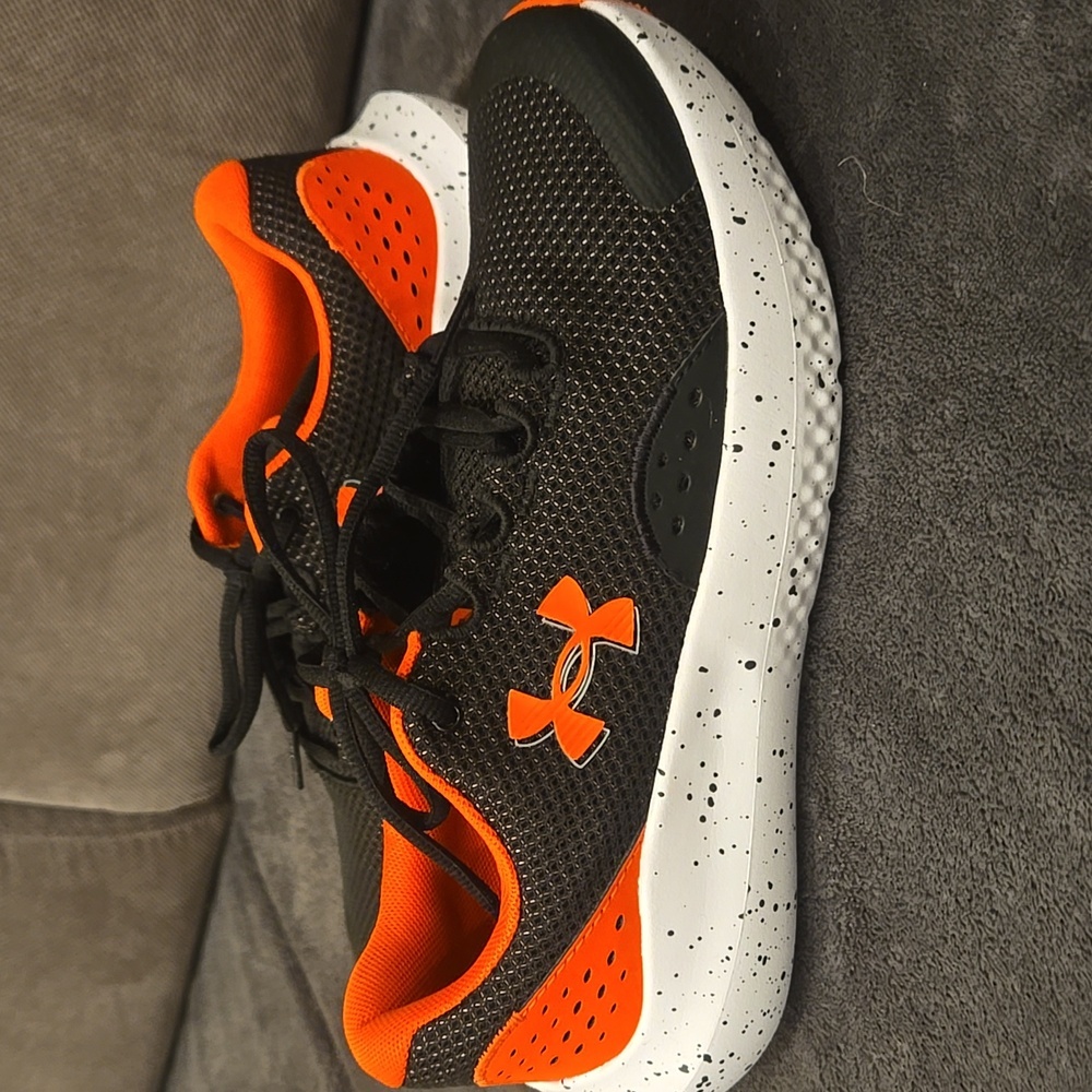 Under Armour BGS Surge 4 Training Running Shoes Kids Sz 7Y - Picture 10 of 13